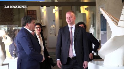 Gli autoritratti degli Uffizi sbarcano in Versilia