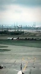 Aereo di linea urta un veicolo pompieri in aeroporto a Lima: 2 morti VIDEO