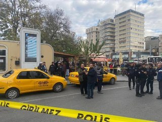 TARTIŞMA SIRASINDA BAŞKA KİŞİYE ATEŞ ETTİ; BABASI VE KARDEŞİNİ VURDU