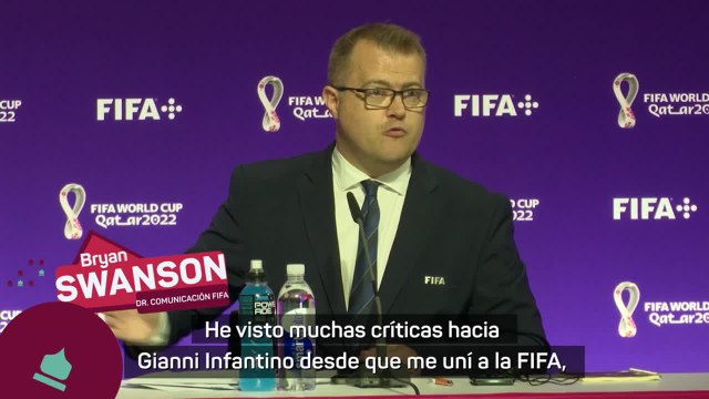 El director de comunicación de la FIFA sale del armario en Catar y defiende a Infantino