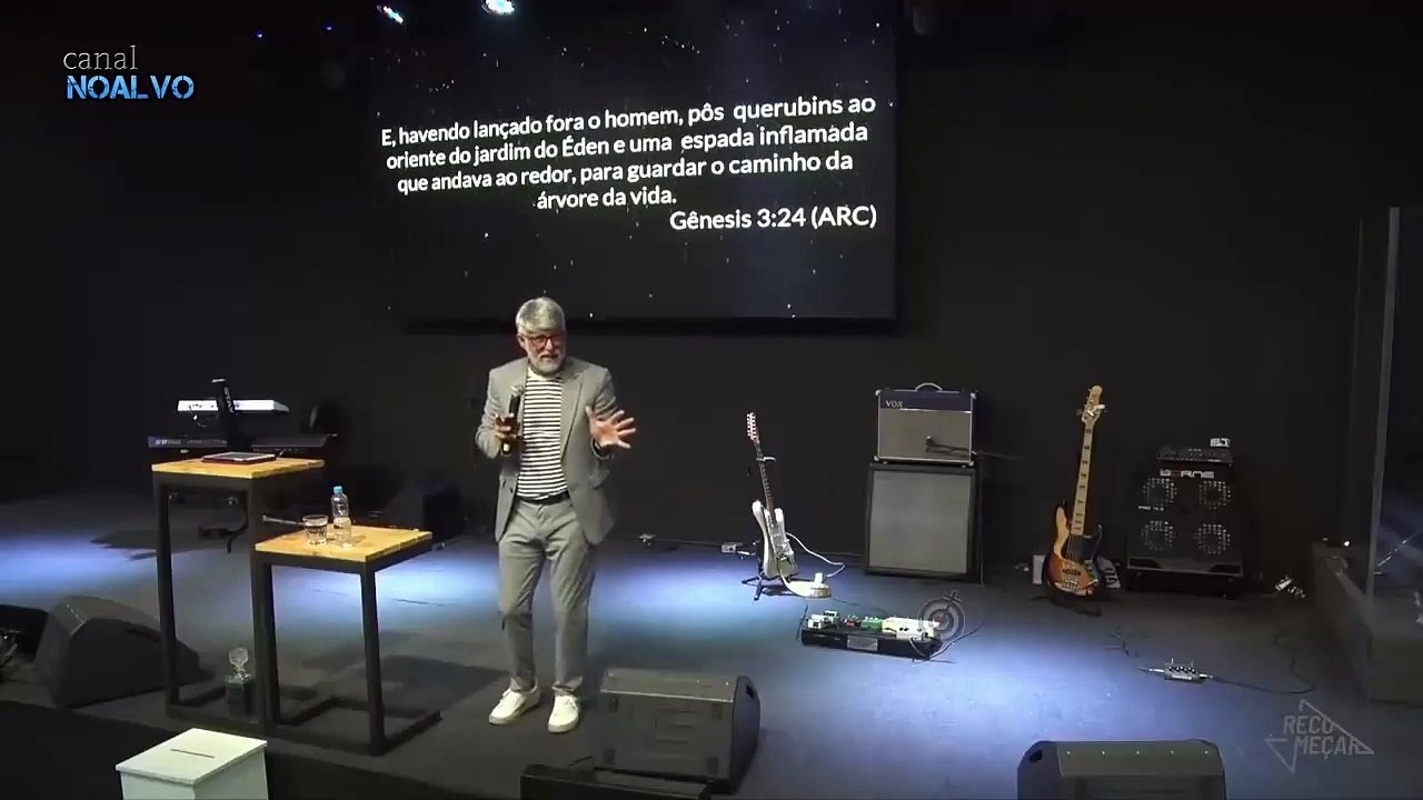 Pastor tem conta suspensa no Youtube por pregar contra a bruxaria
