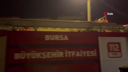 Bursa'da 4 katlı apartmanda çıkan yangın korkuttu