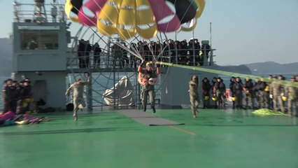 조종사 '해상 생환' 훈련...낙하부터 생존까지 / YTN