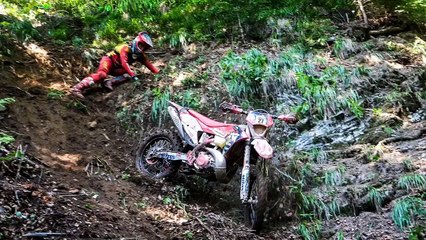 The Hardest Section vs. PRO Riders _ Erzbergrodeo (1)