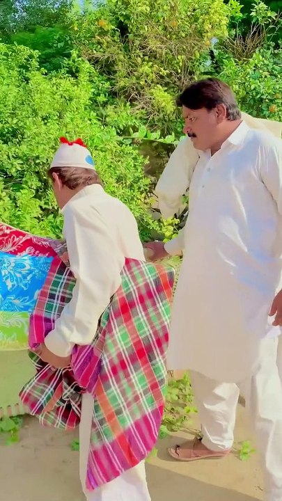 مہمان سر درد بن گیا