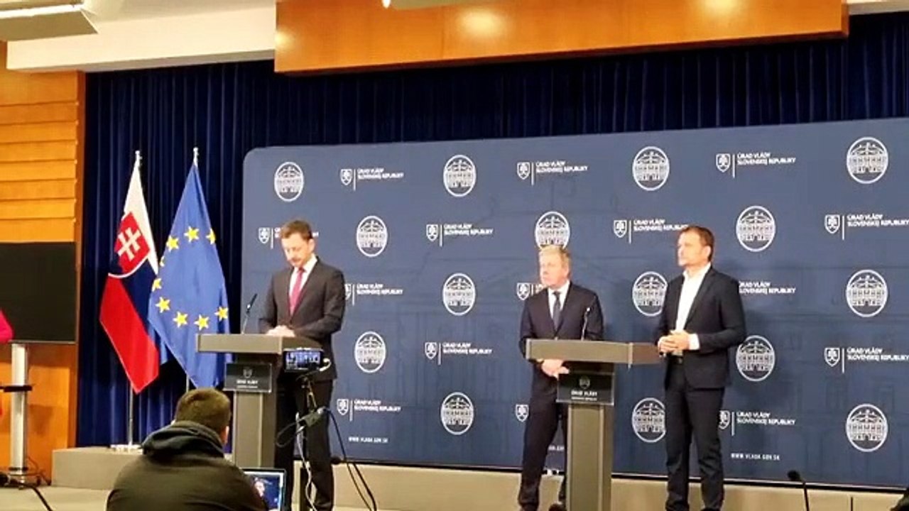 ZÁZNAM: Vláda nevyhovie novým požiadavkám LOZ k platom, platí jej pôvodná ponuka