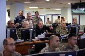 Son Dakika! Bakan Akar'dan harekat açıklaması: Teröristlere ait mağara, tünel, depolar tahrip edildi, sözde karargahlar tam isabetle vuruldu