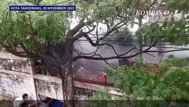 Kebakaran Pabrik Kertas, Puluhan Motor Karyawan Ikut Terbakar