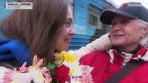 شاهد: عائلات أوكرانية تجتمع مجددا مع إعادة فتح محطة قطارات خيرسون