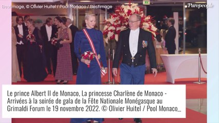Charlene de Monaco envoûtante en robe bleu nuit : assortie à la princesse Caroline, qui ose la transparence