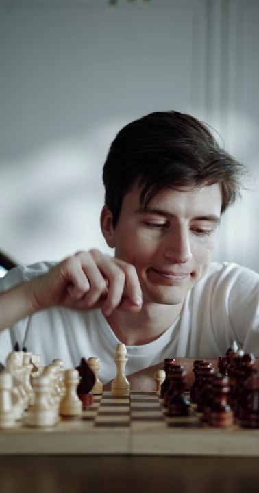 Win CHESS only 4 Movis