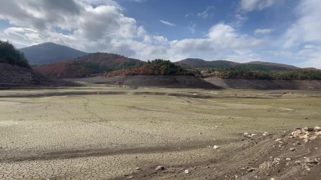 Koca Bursa'nın 70 Günlük İçebileceği Su Var Diyen Bursa Milletvekili Sarıbal, Bursa Büyükşehir Belediyesi'ni Eleştirdi
