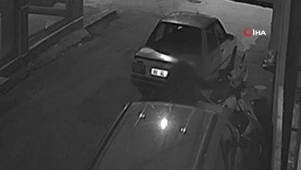 Tartıştığı arkadaşının motosikletini böyle kundakladı