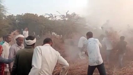 3 किसानों के बाड़े में लगी आग