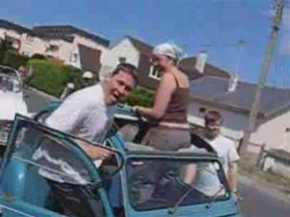 2CV hooning clips - fed up of waiting version