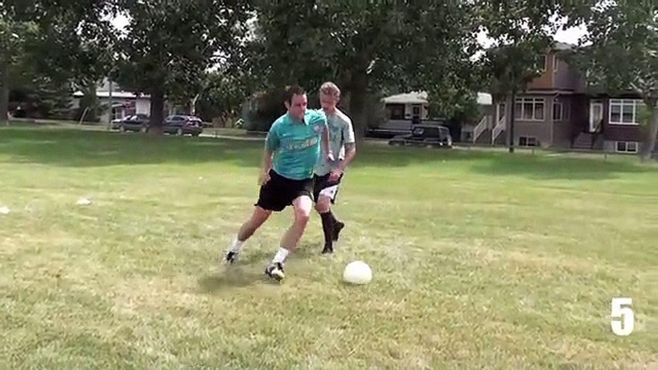 20 EASY SOCCER SKILL MOVES that actually work in games!