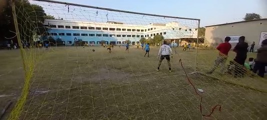 কাতার বিশ্বকাপ ফুটবলের কায়দায় উত্তরপাড়ায় জার্সি গায়ে খেল দেখালেন চিকিৎসকেরা| Oneindia Bengali