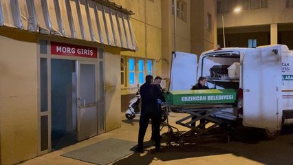 Bir kişi evinin ahırında boğazı kesilmiş halde ölü bulundu