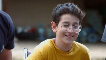 Poşetten Kanatlar Fragman