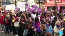 En Francia, miles de personas protestaron en rechazo a la violencia contra las mujeres