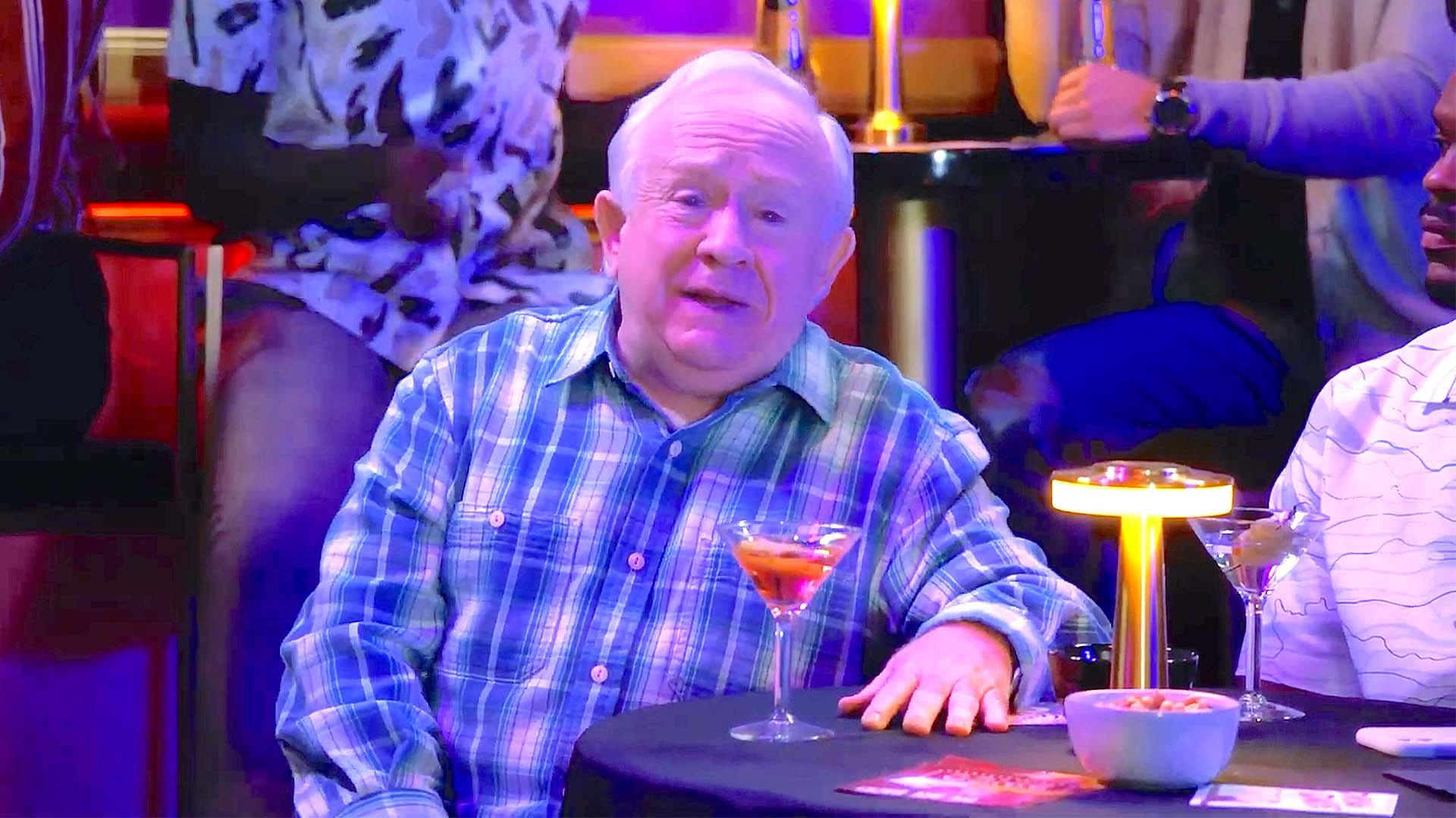 Phil Goes To A Drag Show On The Latest Episode Of Fox S Call Me Kat Video Dailymotion