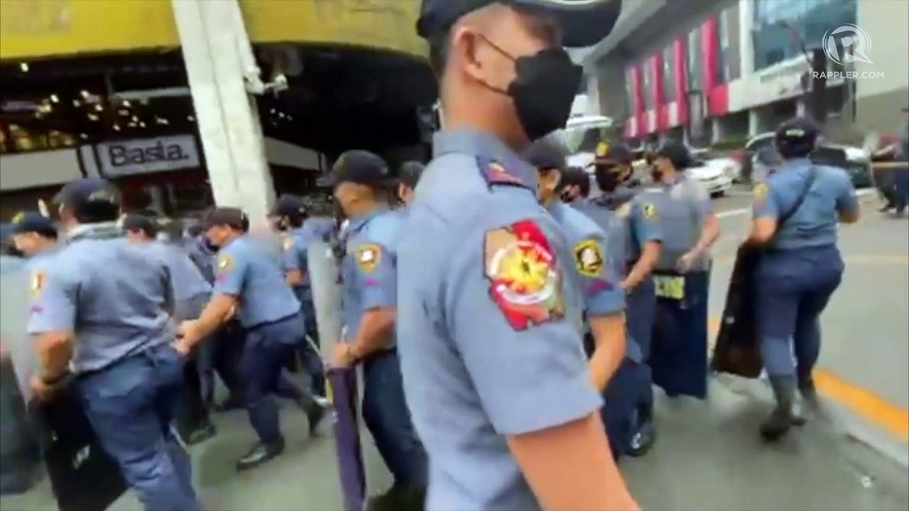 Police chase after protesters as progressive groups hold rallies in time of Harris' visit