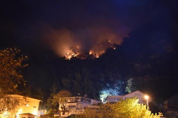 Bartın'ın İnkum beldesinde çıkan orman yangını kontrol altına alındı