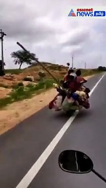 Watch : வளர்ப்பு நாய், சேவல் உட்பட 7பேர் கொண்ட மொத்த குடும்பமும் ஒரே வாகனத்தில் பயனம்!