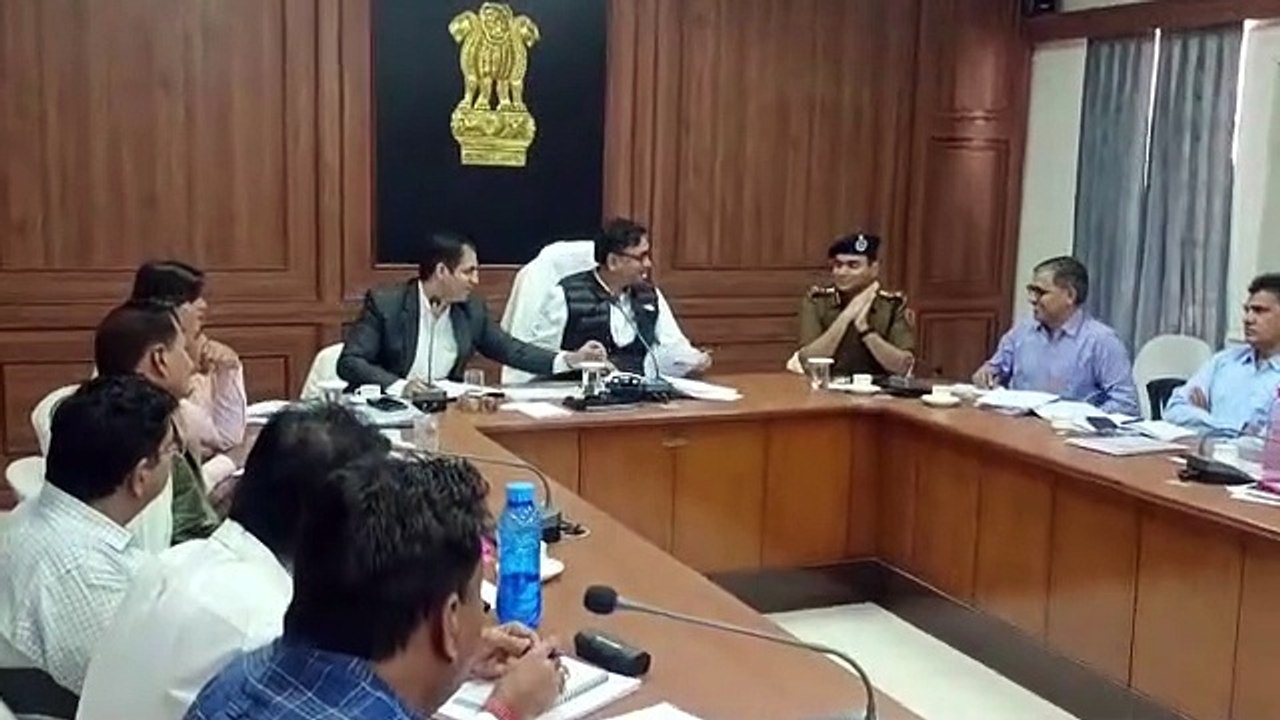 VEDIO STORY : प्रभारी सचिव बोले : बिना नल कनेक्...
