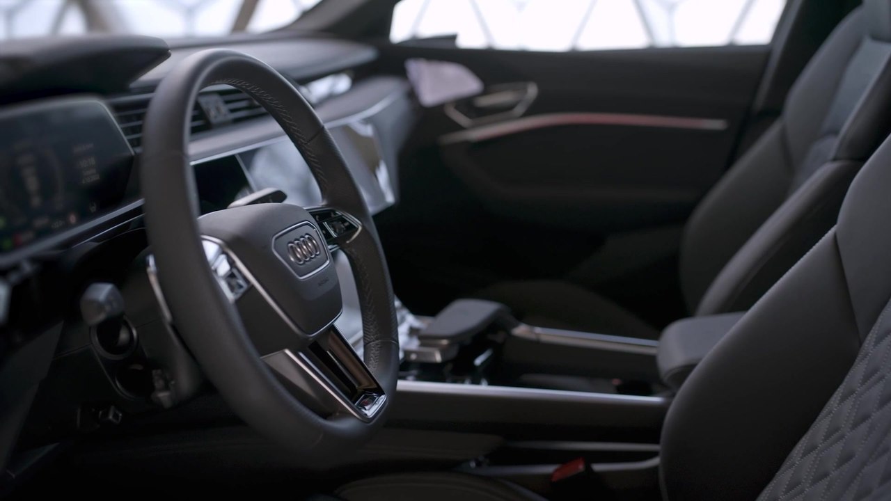 Der neue Audi Q8 e-tron - Hochauflösende Touch-Displays und Sprachsteuerung