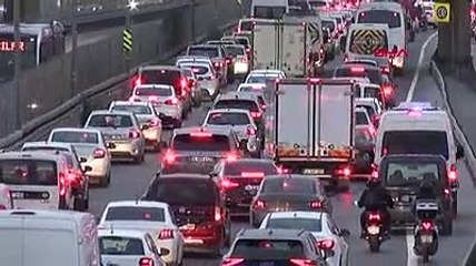 İstanbul trafiğinde pazartesi yoğunluğu