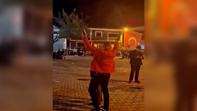 Düğünde çifte tabanca ve tüfeklerle havaya ateş açtılar