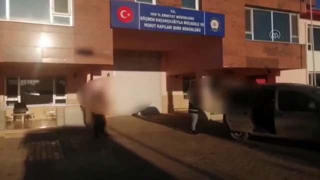 Van'da göçmen kaçakçılığı yaptıkları iddiasıyla 9 şüpheli tutuklandı