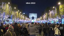 Paris : coup d'envoi des illuminations de Noël sur les Champs-Elysées