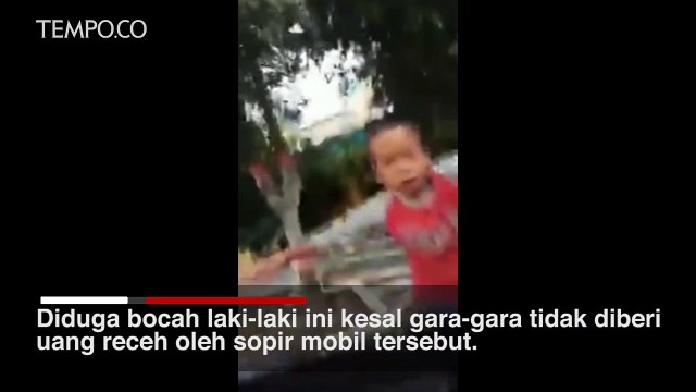 Viral, Bocah Pengemis Ini Mengamuk Karena Tidak diberi Uang