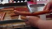 Mencicipi Hot Dog Khas Denmark di Kios Berumur 100 Tahun