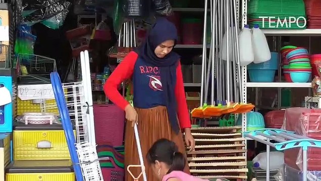 Aksi Penipu Modus Tukar Uang Logam Terekam CCTV