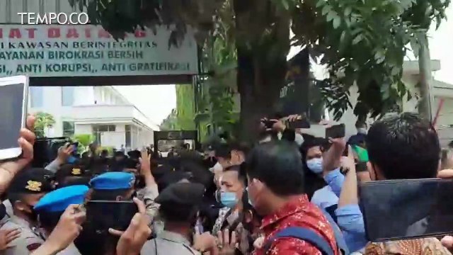 Tim Kuasa Hukum Rizieq Shihab Klaim Tak Bisa Masuk Ruang Sidang