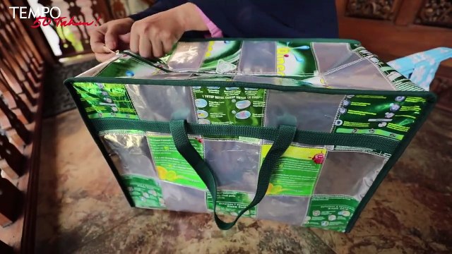 Seni Mengolah Sampah Plastik, Ecobrick di Kain Batik