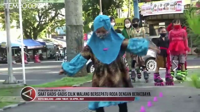 Sambut Hari Kartini, Gadis-Gadis Cilik Ini Bersepatu Roda Gunakan Kebaya