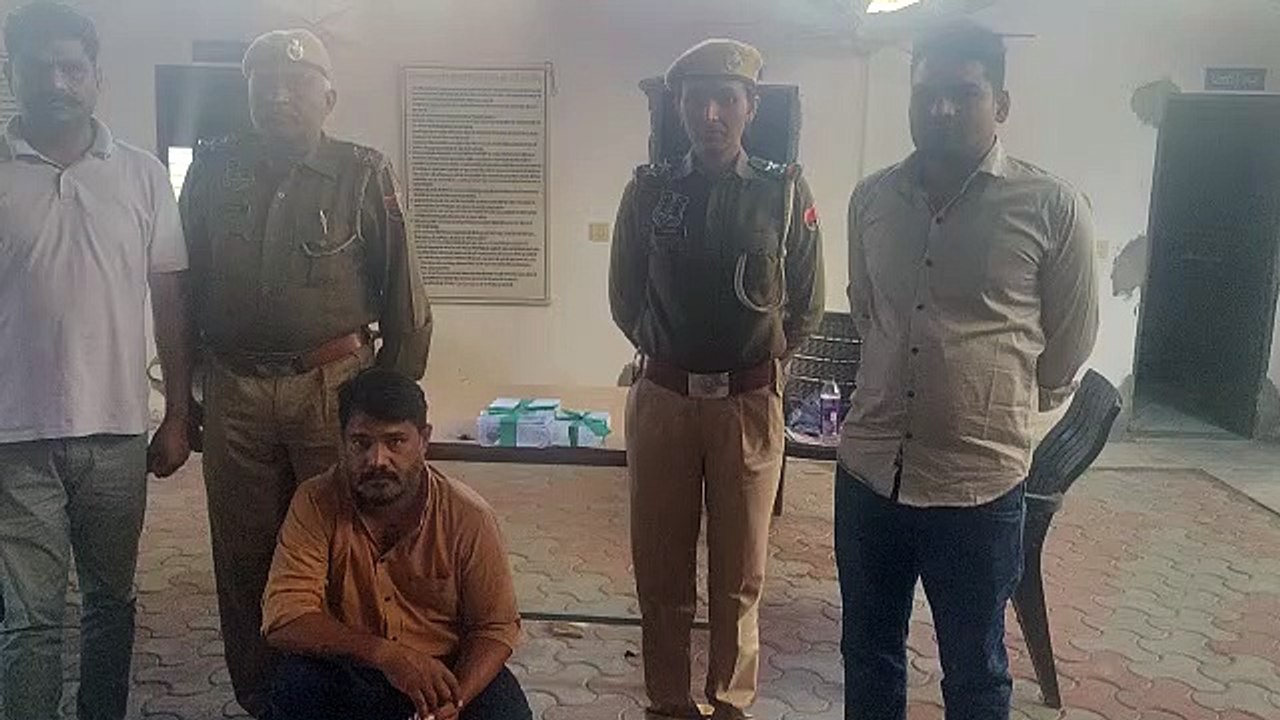 पुलिस से बचने के लिए छिप रहा था, पिस्टल सहित दबोचा