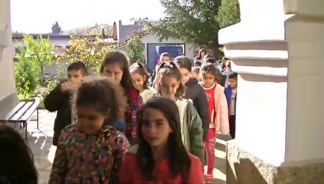 Първокласници празнуваха Деня на християнското семейство