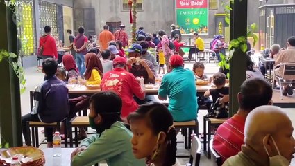 Menikmati Kue Keranjang dan Makanan Khas Jadi Simbol Toleransi