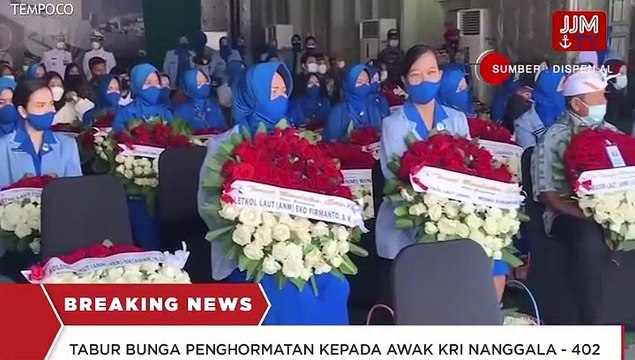 Suasana Haru Warnai Tabur Bunga Keluarga Awak KRI Nanggala-402
