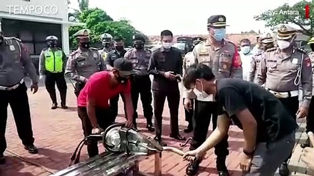 Polres Metro Bekasi Musnahkan 35 Knalpot Bising Hasil Razia
