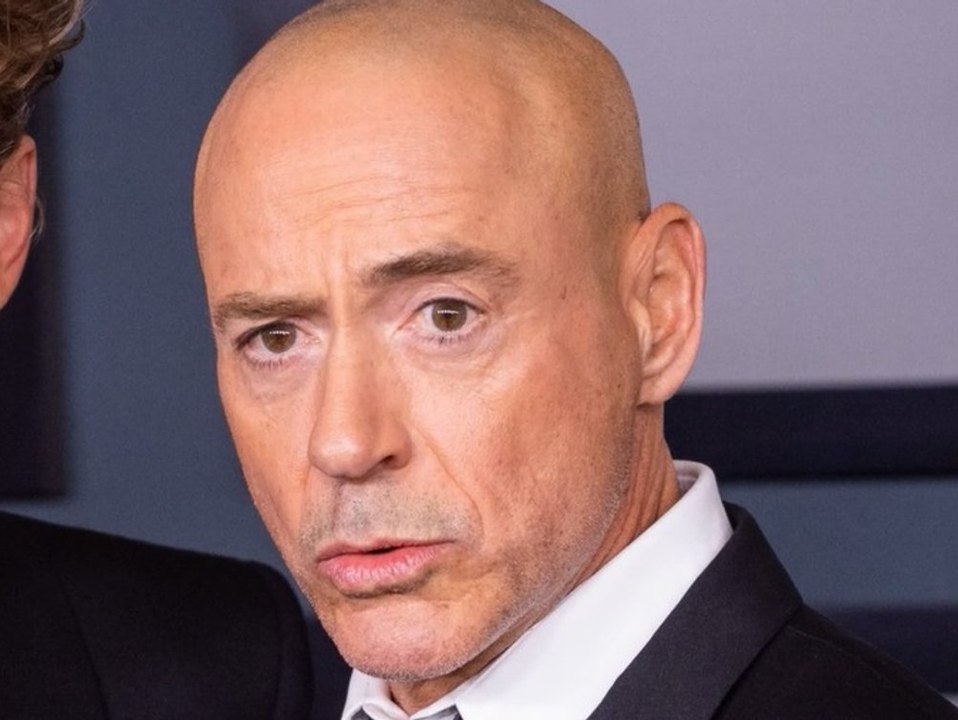 Da sind wir platt! Robert Downey Jr. mit Glatze auf dem roten Teppich