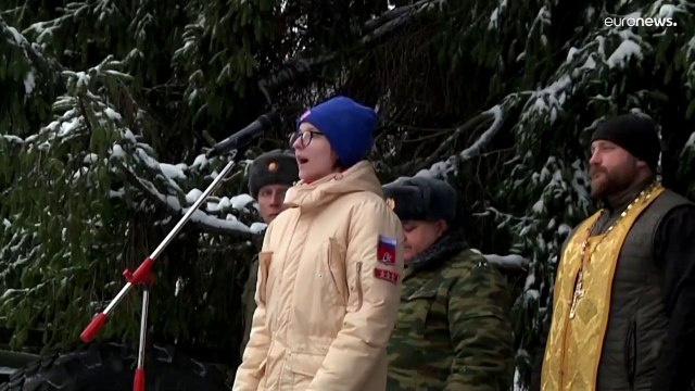 Russos e ucranianos preparam-se para combater na neve