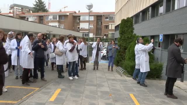 Médicos de familia y pediatras se rebelan contra el desmantelamiento de la atención primaria