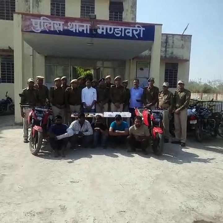 पुलिस ने देशी कट्टे लेकर घूम रहे पांच आरोपी दबो...