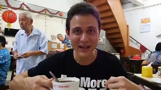 Indonesian Street Food Tour of Glodok (Chinatown) in Jakarta - DELICIOUS Indonesia Food! 9